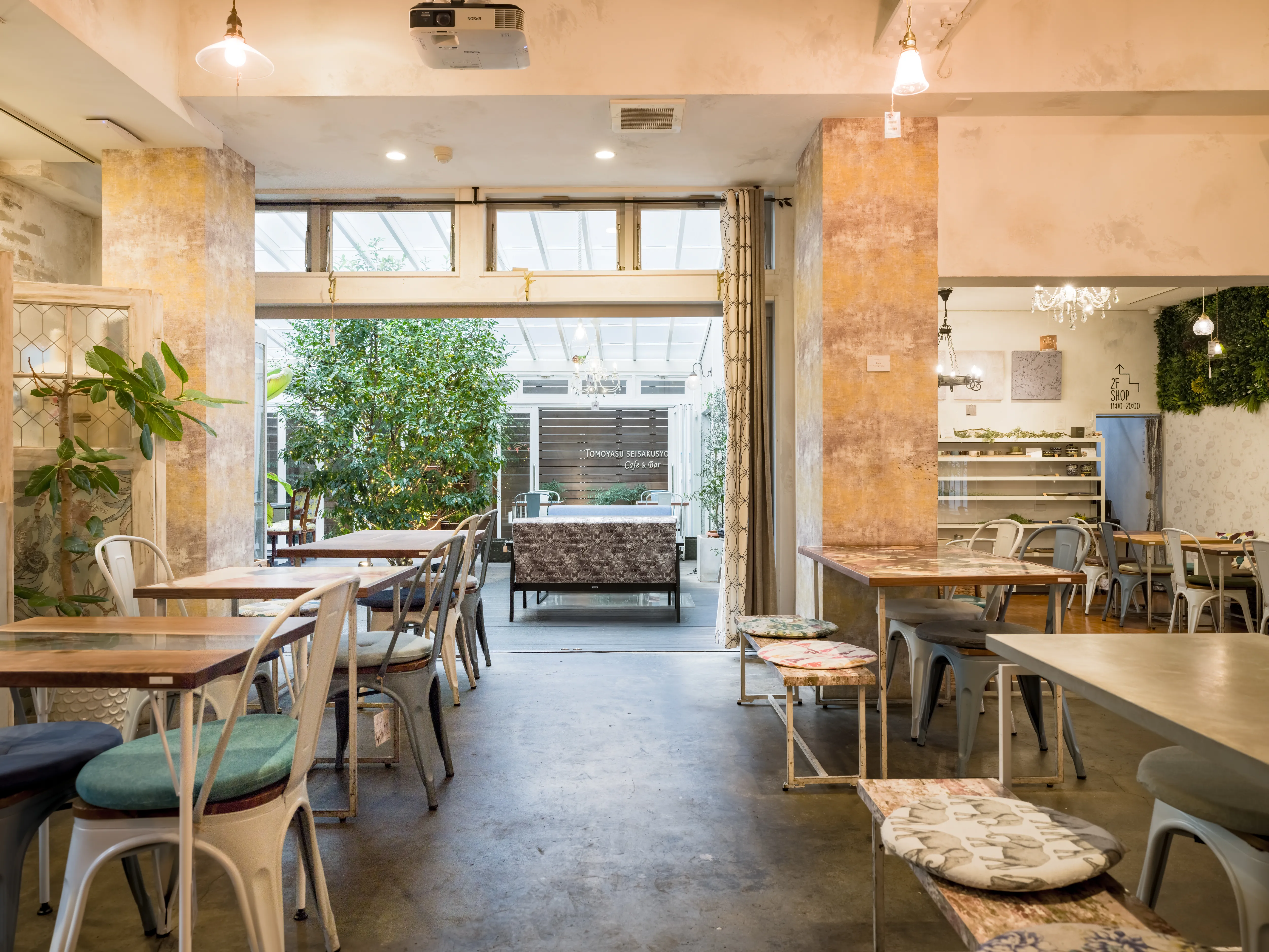 友安製作所Cafe&Bar阿倍野