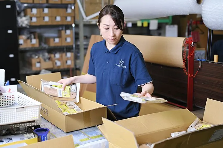 友安製作所の出荷場