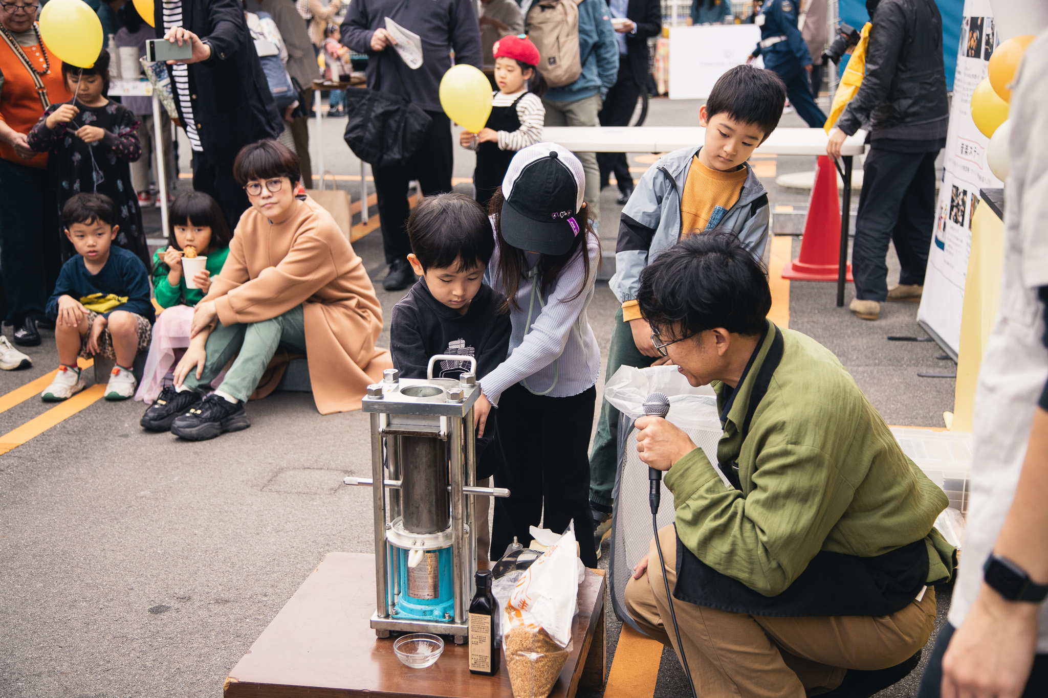 搾りたての香りは格別！ごま油の搾油実演